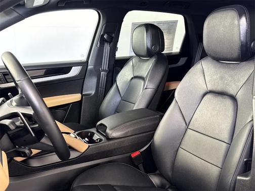 2024 Porsche Cayenne Base