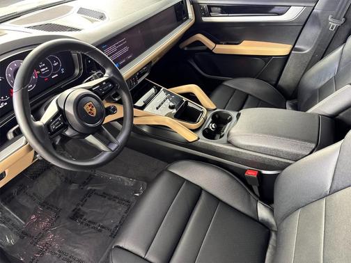 2024 Porsche Cayenne Base