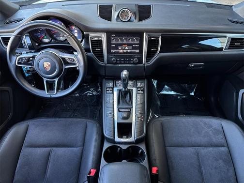 2018 Porsche Macan Base (PDK)
