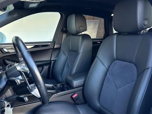 2018 Porsche Macan Base (PDK)