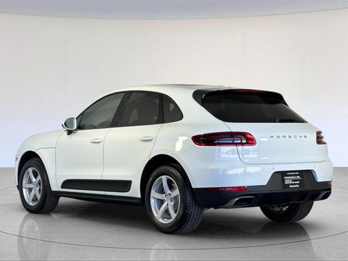 2018 Porsche Macan Base (PDK)