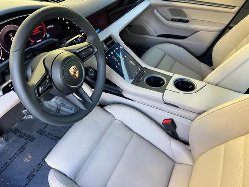 2025 Porsche Taycan 4