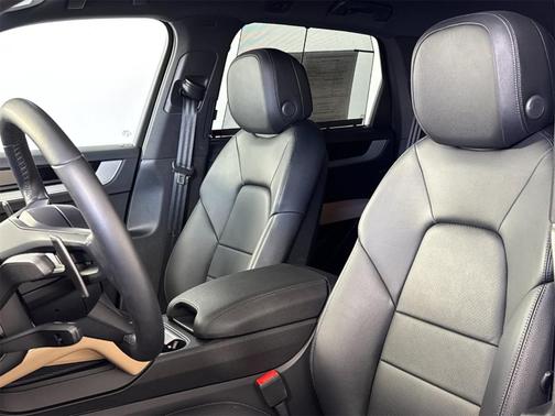 2024 Porsche Cayenne Base