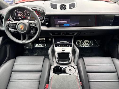 2026 Porsche Cayenne GTS