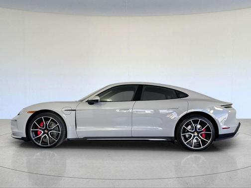 2026 Porsche Taycan 4S