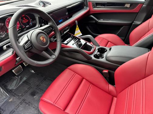 2026 Porsche Cayenne GTS