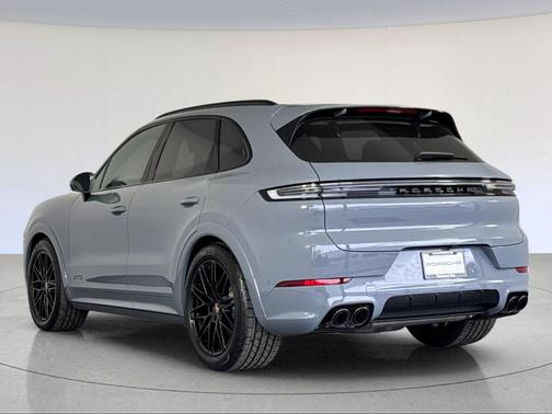 2026 Porsche Cayenne GTS