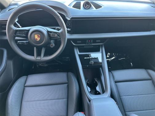 2025 Porsche Macan 4