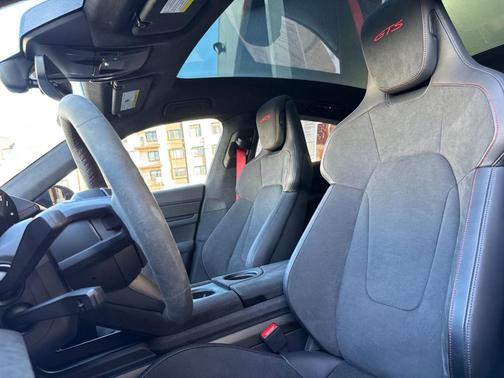 2023 Porsche Taycan GTS