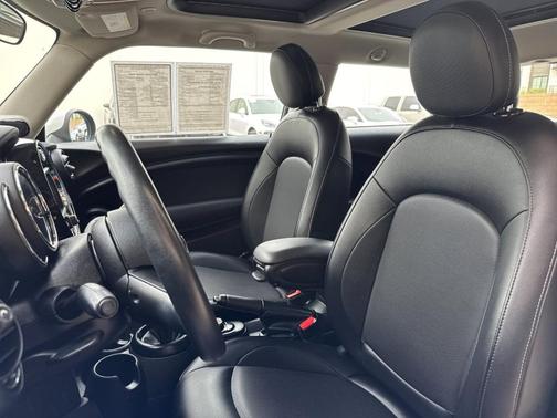 2017 MINI Hardtop Cooper