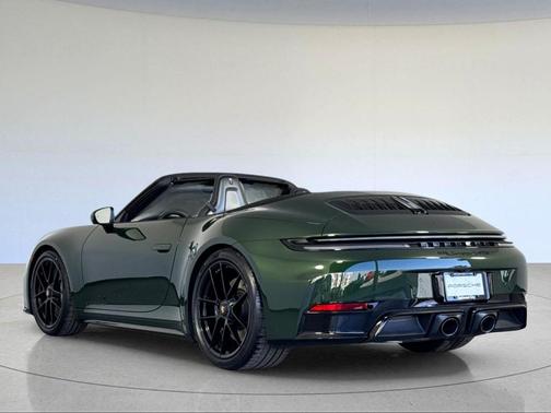 2026 Porsche 911 Carrera 4 GTS