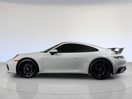 2020 Porsche 911 Carrera