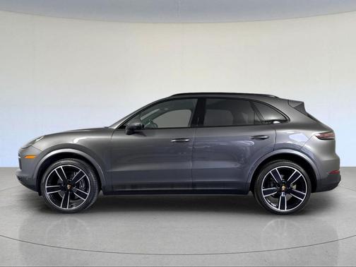 Quartzite Grey Metallic 2023 Porsche Cayenne