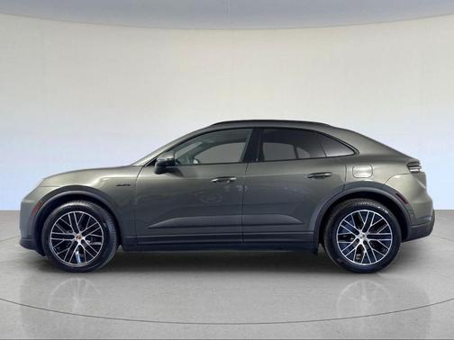 2025 Porsche Macan 4