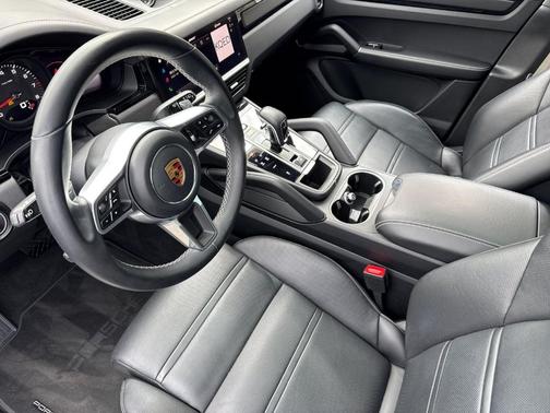 Black 2023 Porsche Cayenne