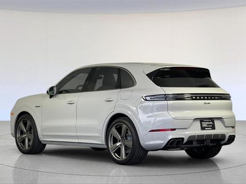 2025 Porsche Cayenne E-Hybrid Turbo