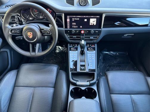 2025 Porsche Macan T