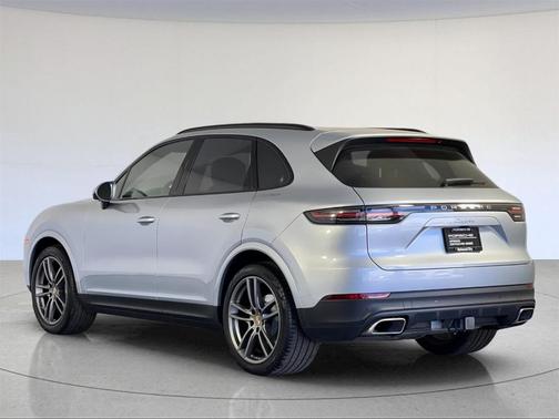 2023 Porsche Cayenne Base (Tiptronic)