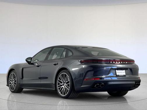 2025 Porsche Panamera Base