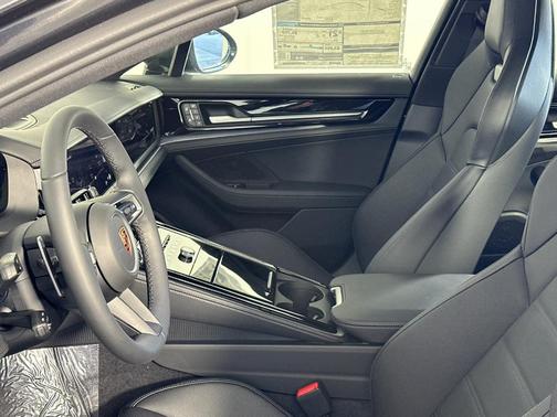 2025 Porsche Panamera Base