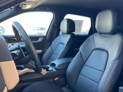 2024 Porsche Cayenne Base