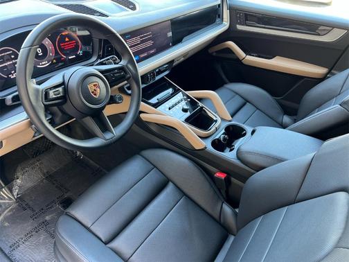 2024 Porsche Cayenne Base
