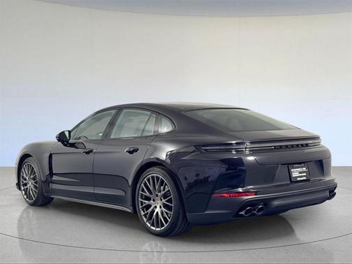 2025 Porsche Panamera Base