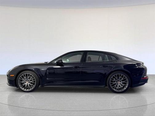 2025 Porsche Panamera Base
