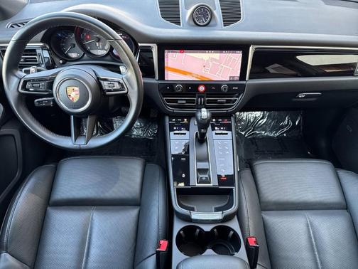 2022 Porsche Macan Base