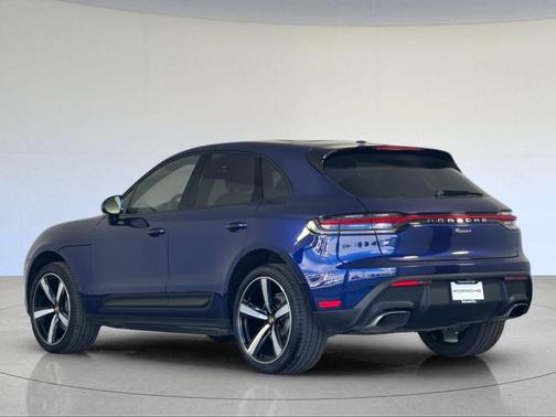 2024 Porsche Macan Base (PDK)