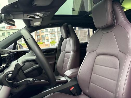 PROVENCE 2025 Porsche Macan 4S