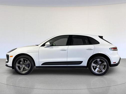 2025 Porsche Macan T