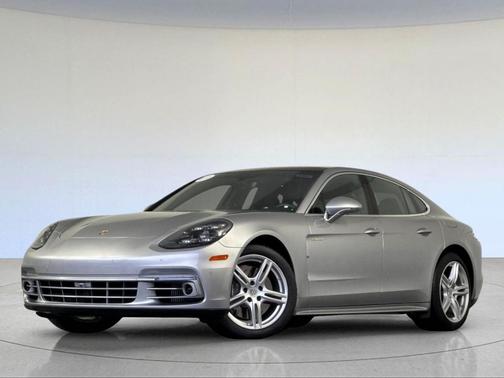 2018 Porsche Panamera 4