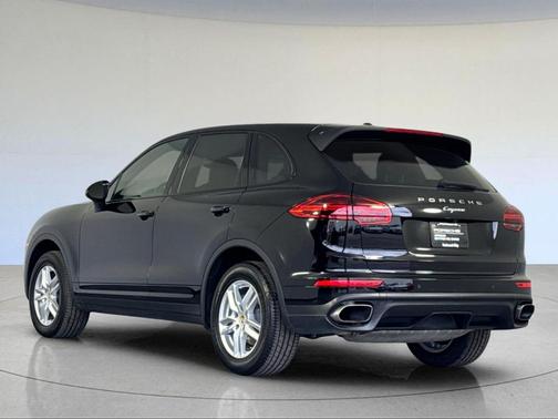 2018 Porsche Cayenne Base (Tiptronic)