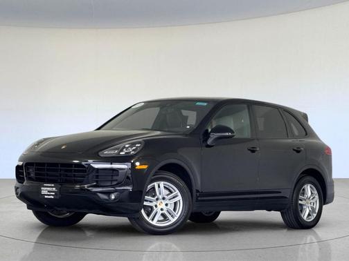 2018 Porsche Cayenne Base (Tiptronic)