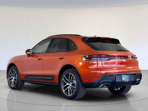 Papaya Metallic 2025 Porsche Macan