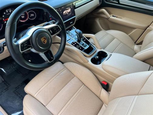 2022 Porsche Cayenne Platinum Edition