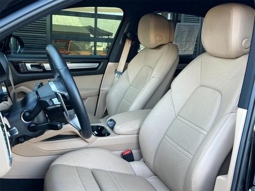 2022 Porsche Cayenne Platinum Edition