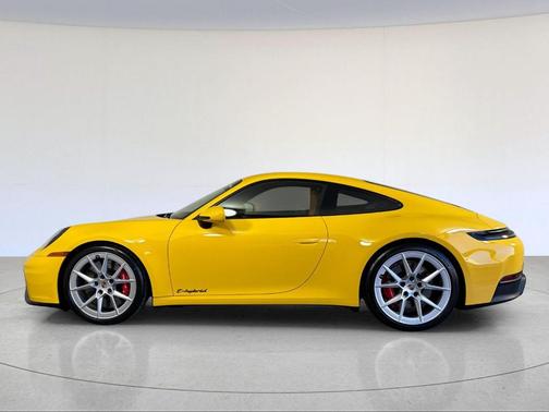 2026 Porsche 911 Carrera 4 GTS