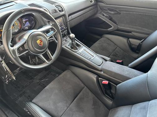 2016 Porsche Cayman GT4