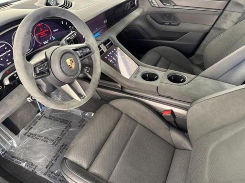 2026 Porsche Taycan GTS