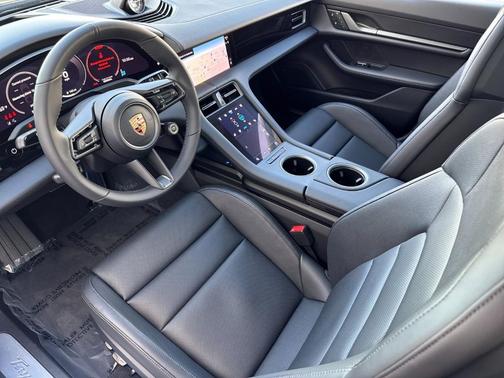 2026 Porsche Taycan 4S