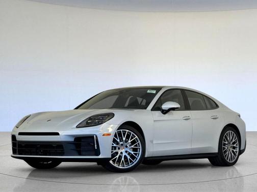 Ice Grey Metallic 2026 Porsche Panamera 4