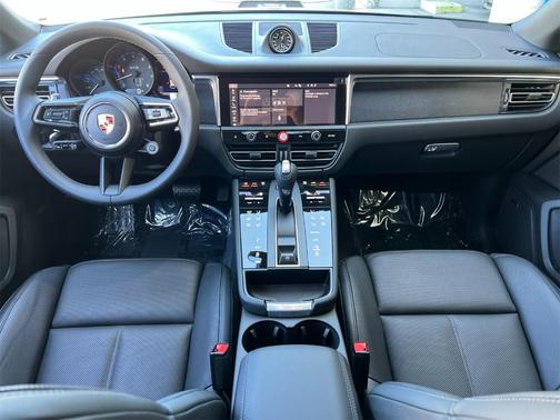 2025 Porsche Macan GTS