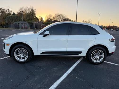 2019 Porsche Macan 