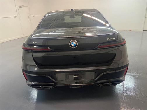 2023 BMW 760 i xDrive