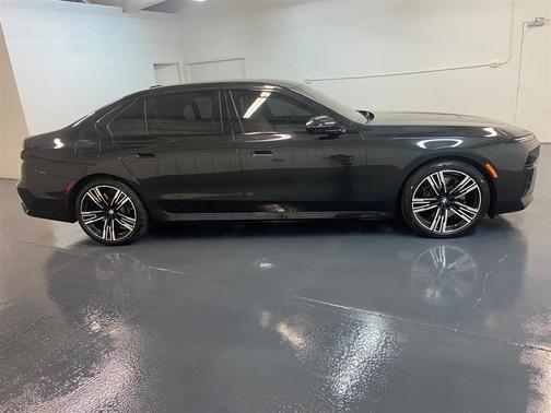 2023 BMW 760 i xDrive