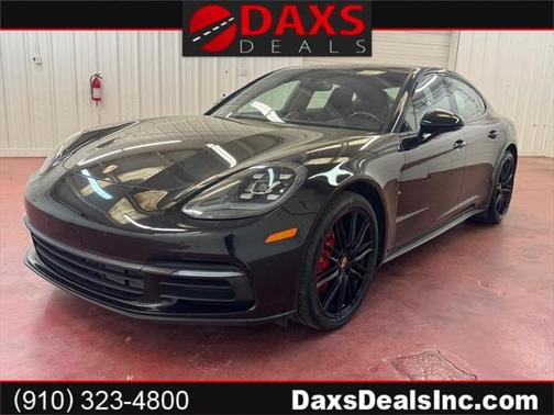 2017 Porsche Panamera 4