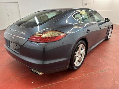 2011 Porsche Panamera 4S
