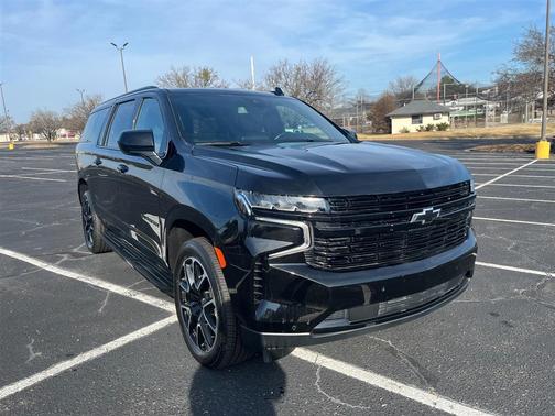 2023 Chevrolet Suburban RST
